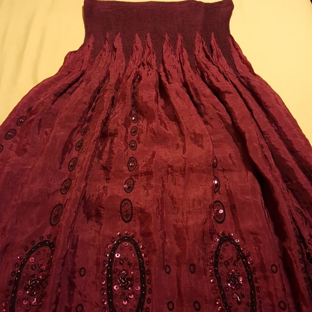 Skirt with beads and sequins